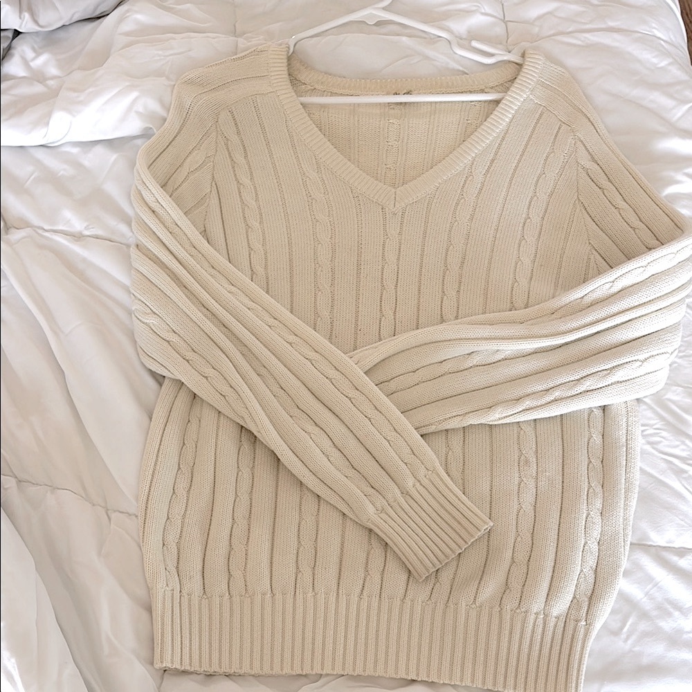 brandy melville v neck sweater